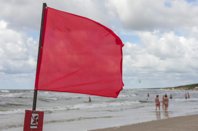 140 plaż zamkniętych. Śmiertelne niebezpieczeństwo nad Bałtykiem