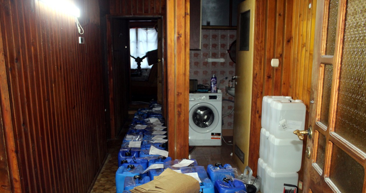 Dziesiątki kilogramów mefedronu w wynajmowanym domu