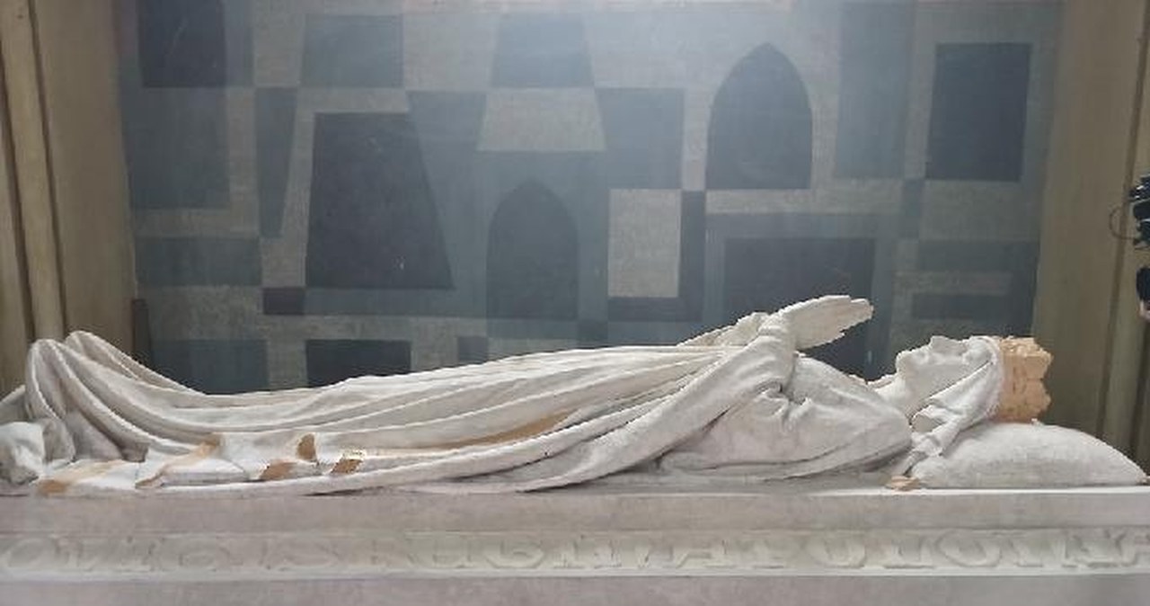 W takim sarkofagu spoczęła polska królowa. Bozzetto czeka na odwiedzających