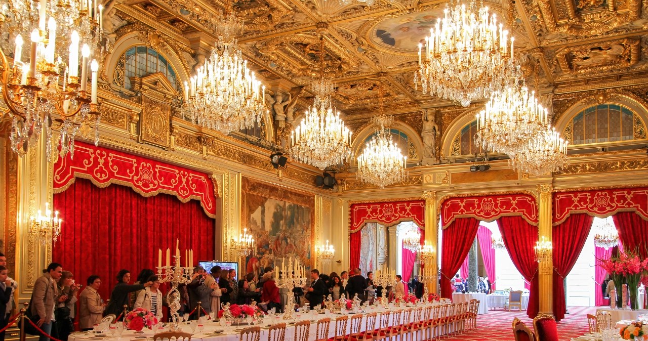 Ukradł zastawę stołową z Pałacu Elizejskiego. "Poniosła go jego pasja"