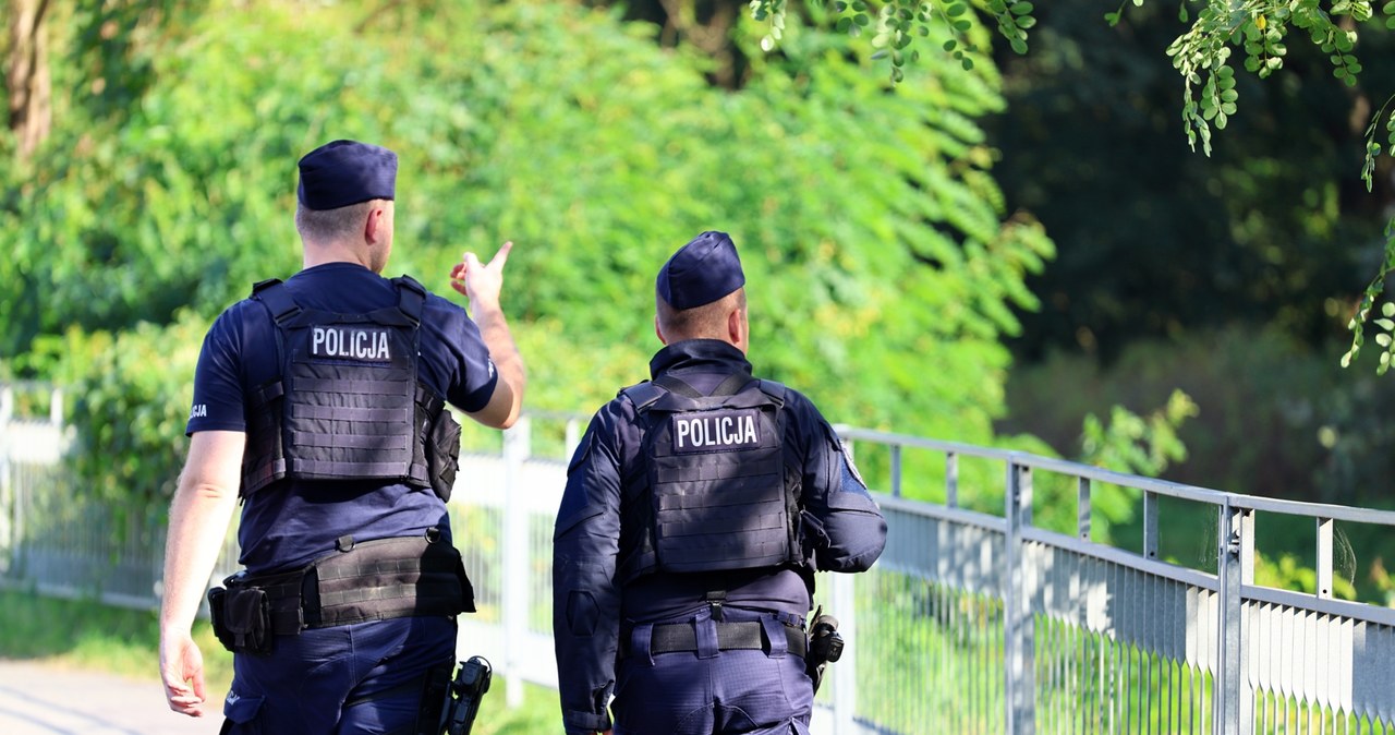 Próbował zabić własną żonę, a potem uciekł. Trwa obława