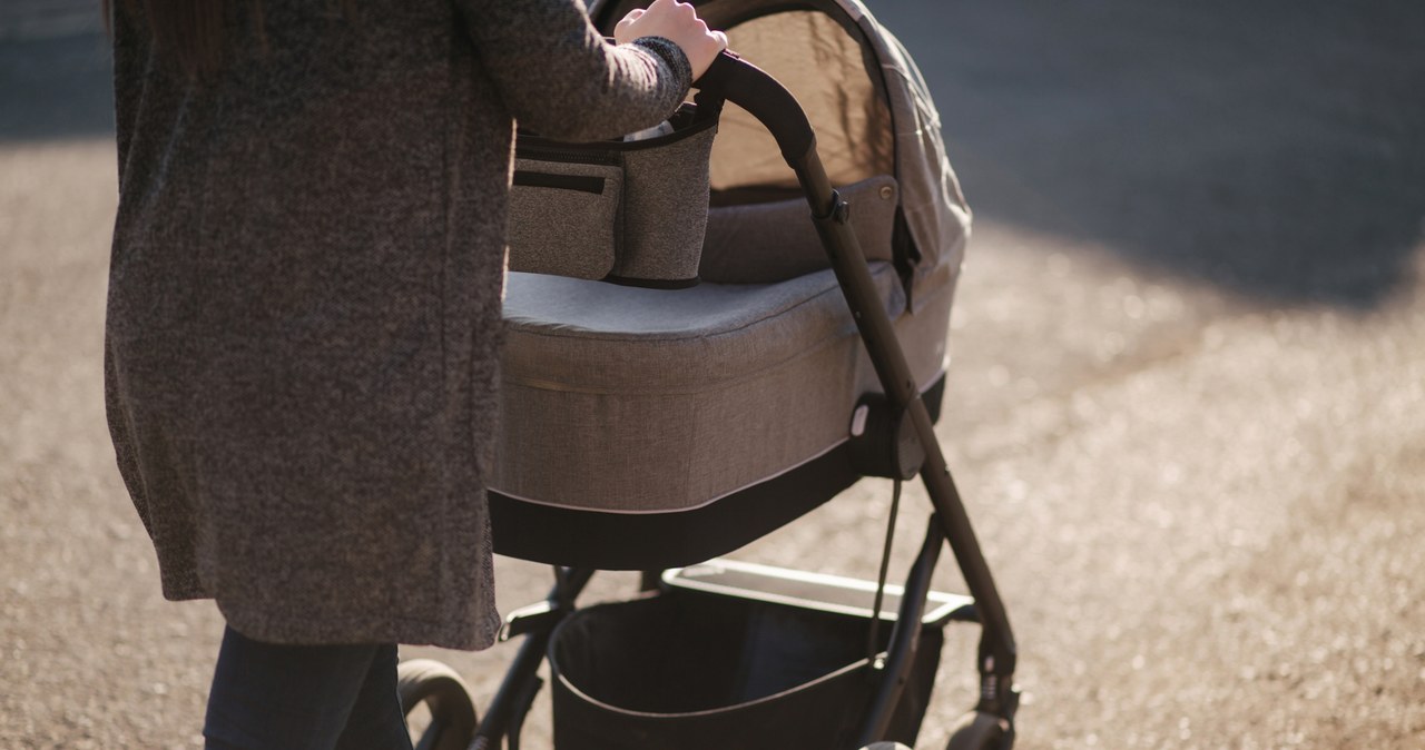 Samochód zahaczył o wózek z dzieckiem. Lądował śmigłowiec LPR