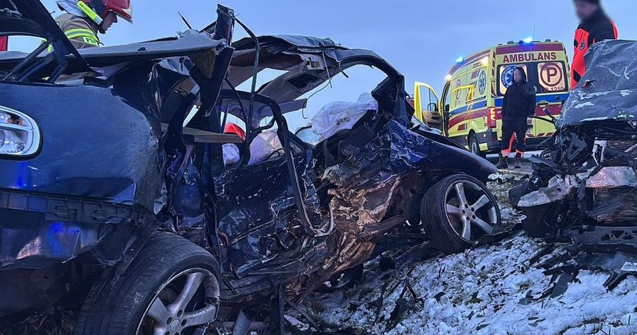 ​Wyprzedzanie na łuku, a potem czołowe zderzenie. Tragedia w Emilcinie