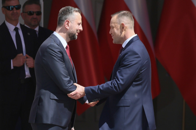 Prezydent rozmawiał z szefem MON. Ostatnie ustalenia przed wylotem do Ankary
