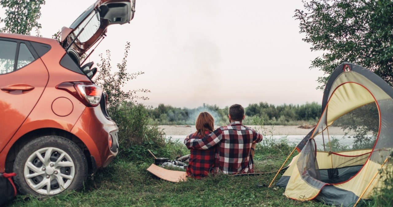 Pod namiot za grosze! Gdzie szukać najlepszych miejsc na biwak?