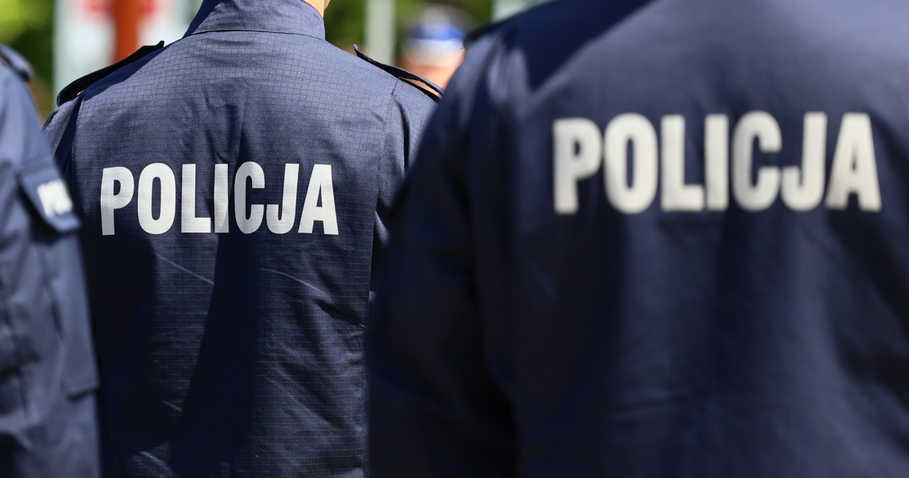 Byli policjanci staną przed sądem. 13 osób, 114 zarzutów