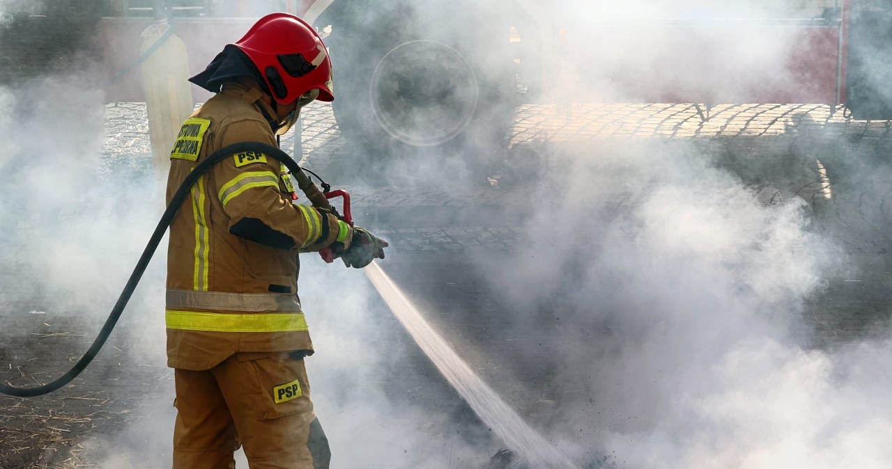 Pożar budynku wielorodzinnego. 19 osób ewakuowano