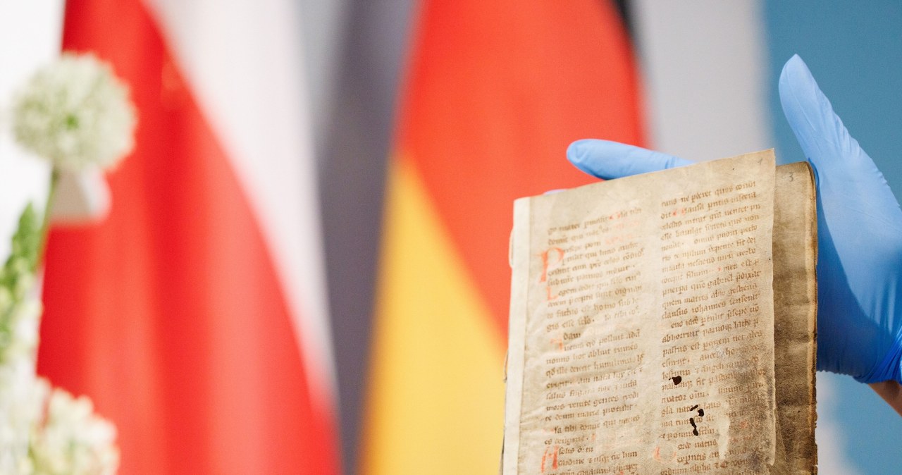 Pierścień króla i średniowieczny rękopis. Zrabowane zabytki wracają z Niemiec do Polski