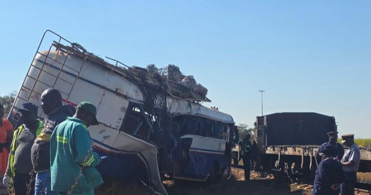 ​Tragedia w Afryce. Pociąg zmiażdżył autobus, jest wiele ofiar