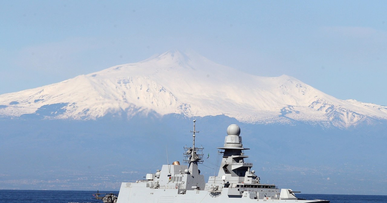 Włoska fregata płynie w kierunku Cypru. Odpowiedź na atak dronowy Iranu