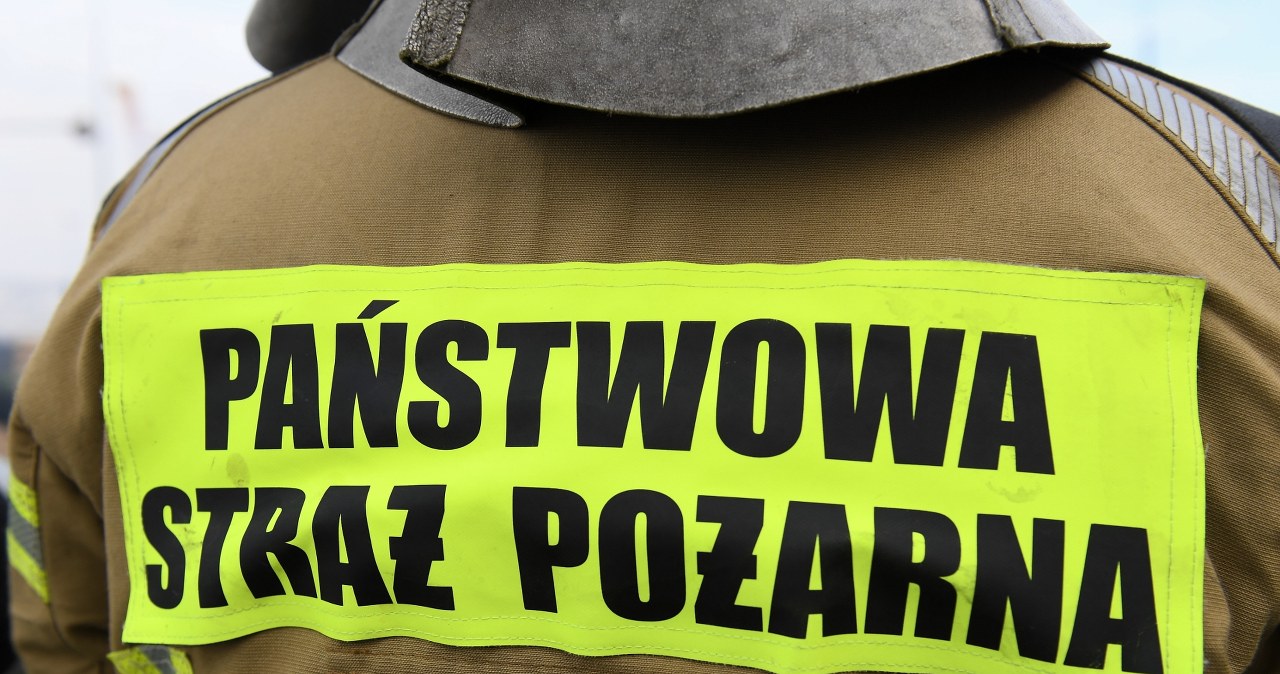 Pożar w dawnej papierni w Szczecinie. Przetwarzano tam opony