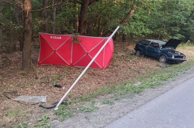 Golf dachował, w środku było 5 młodych osób. Nowe ustalenia policji
