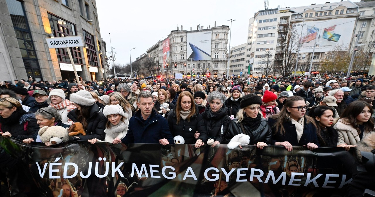 ​Tysiące Węgrów na ulicach Budapesztu. Protest przeciw przemocy i rządom Orbana