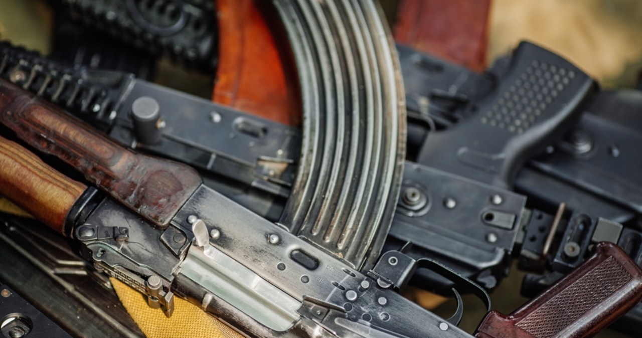 Trzymali w domach arsenały. Zadziwiające odkrycia policji