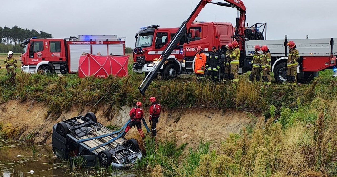 Tajemnica zatopionego citroena. W środku były dwa ciała