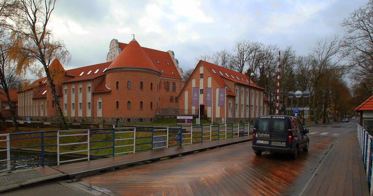 Mazurska perła. Zabytkowy most obrotowy znów działa po długim remoncie