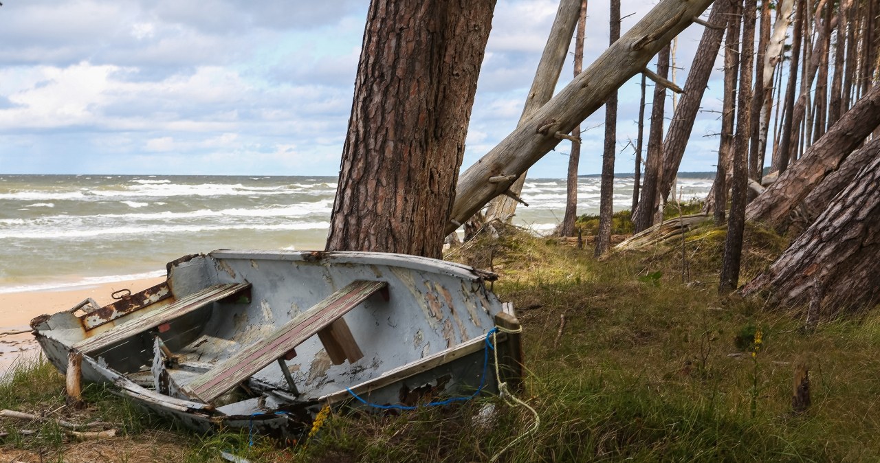 Przez 18 godzin dryfował na drzwiach lodówki
