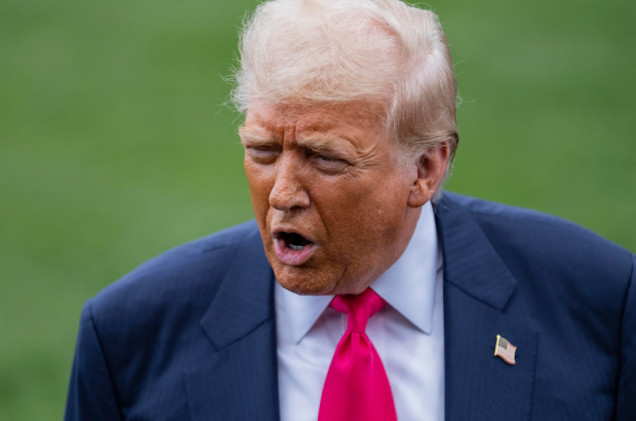 Mężczyzna z amunicją zatrzymany na polu golfowym Trumpa. Policja ujawnia szczegóły