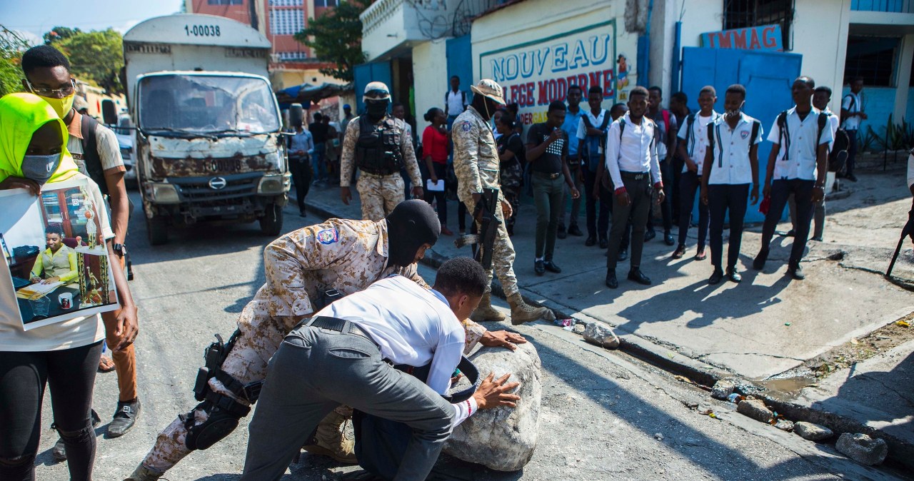 Porachunki gangów w Haiti. Co najmniej 70 zabitych