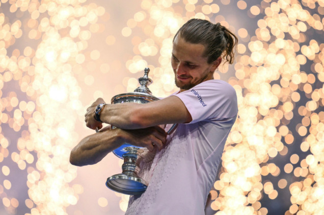 Zverev wygrał US Open i chciał grać dalej. Sztab musiał mu uświadomić zwycięstwo