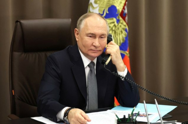 Zagadkowy telefon na Kremlu. Putin, „zmarły” dowódca i echa Buczy