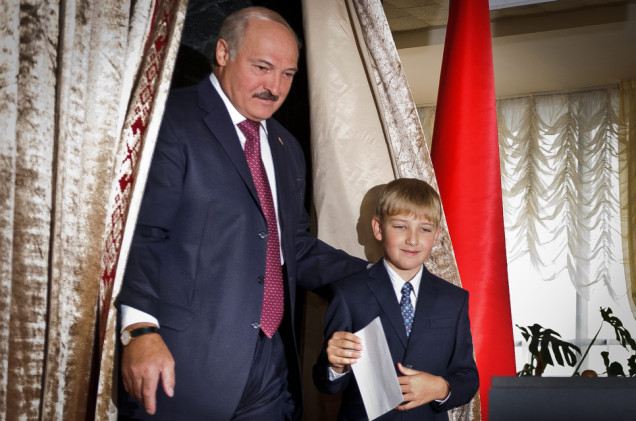 Kola Łukaszenka odebrał dyplom w Chinach. Przejmie władzę po ojcu?