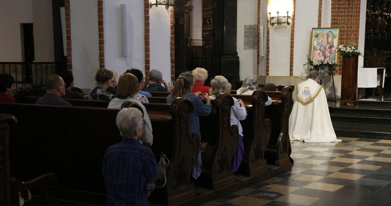 Odbyło się coroczne liczenie katolików. Statystyki zaskakują?