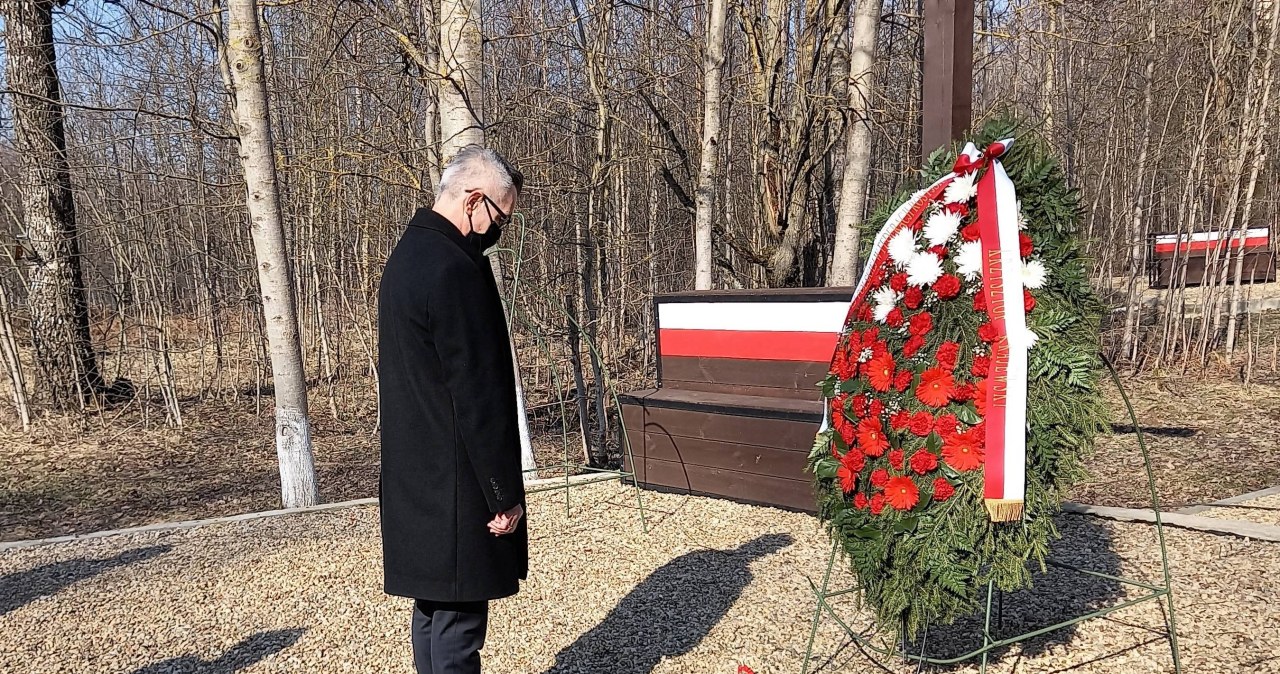 Prowokatorzy na lotnisku w Smoleńsku. Próbowano zakłócić polskie uroczystości