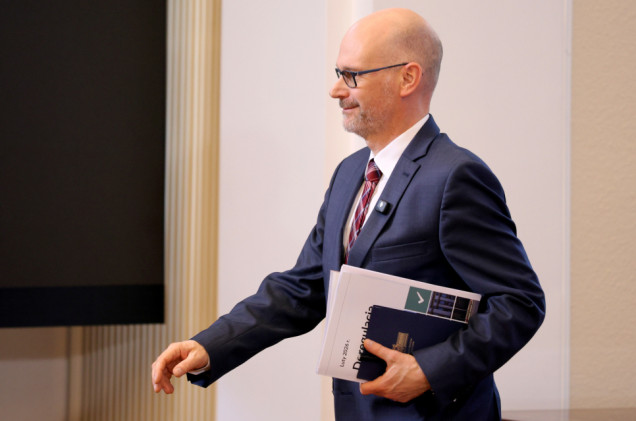Berek chce przeciąć „dziwną dyskusję”. Zwróci się do prezydenta