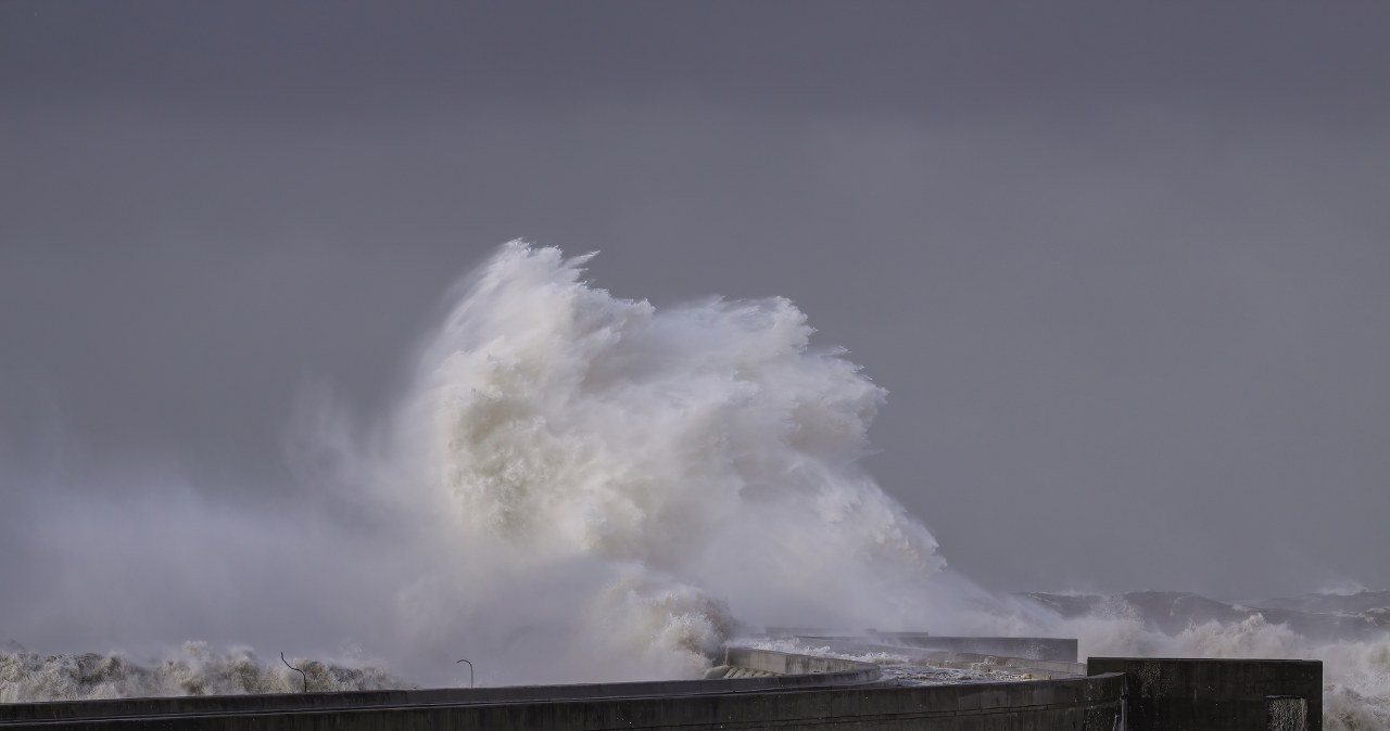 Potężny sztorm nadciąga nad polskie wybrzeże. Są alerty