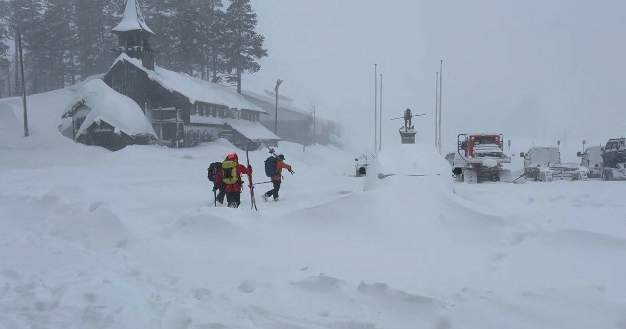 ​Kilkunastu narciarzy pod lawiną. Z większością nie ma kontaktu