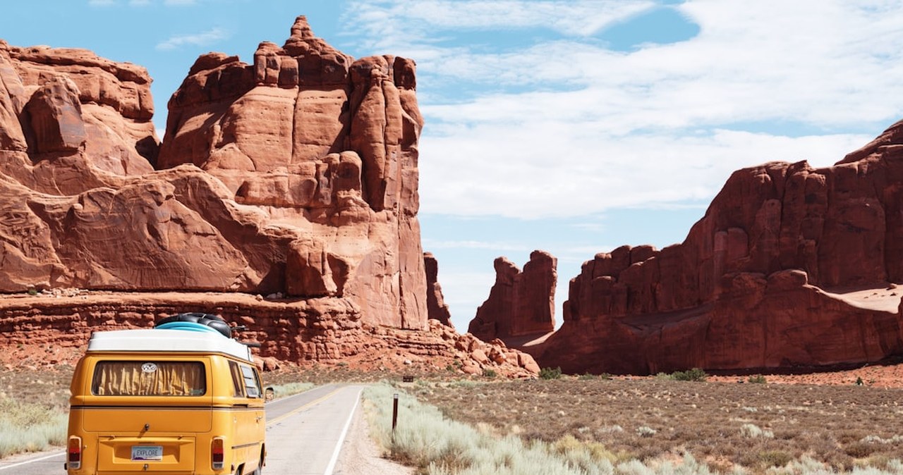 Wybór dobrej polisy podróżnej - dlaczego jest to tak istotne?