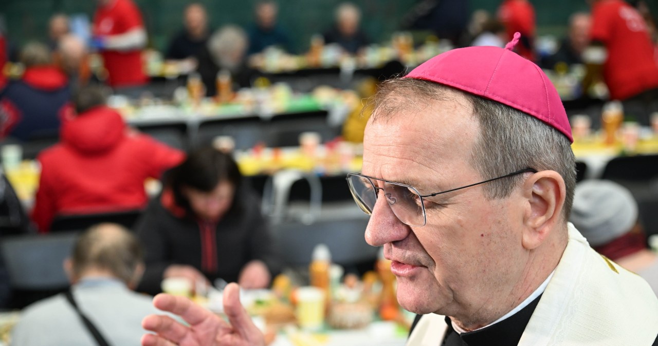 "Treści bardzo problematyczne". Arcybiskup apeluje ws. edukacji zdrowotnej