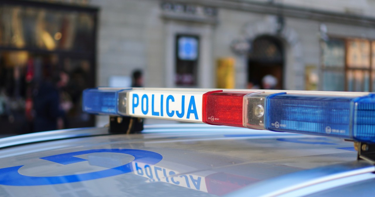 Radiowóz rozbity w centrum Krakowa. Dwoje policjantów w szpitalu