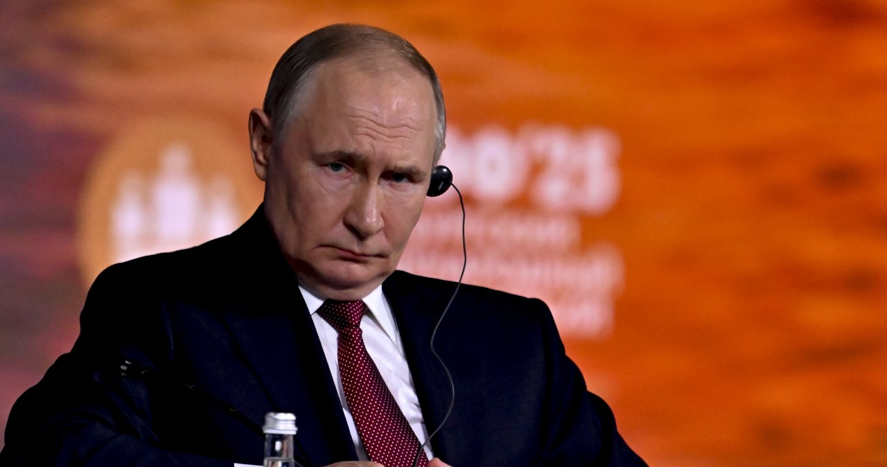 Wewnętrzne poparcie dla Putina znacznie spadło. Wciąż jednak chwali go większość