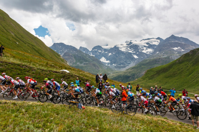 Najtrudniejszy dzień w Tour de France. Co czeka kolarzy na „królewskim” etapie wyścigu?