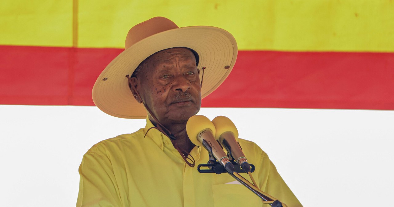 Odciął internet, wygrał wybory, porwał kontrkandydata. Uganda wybrała?