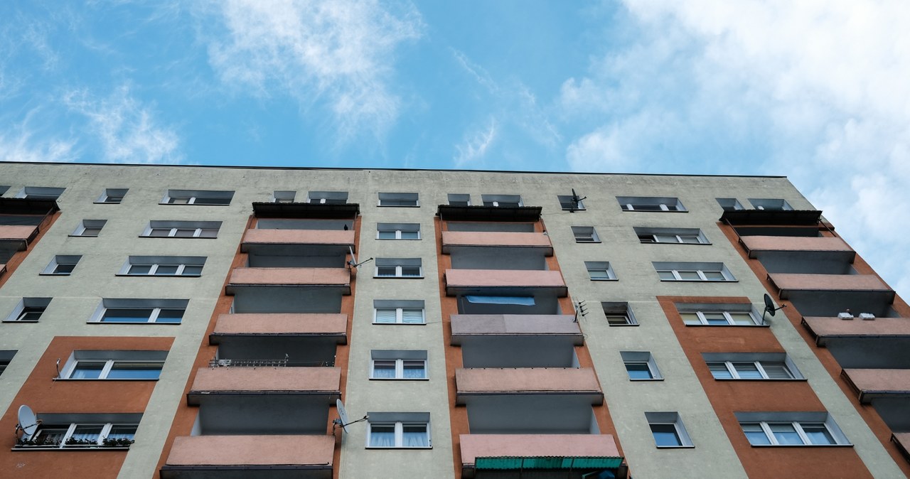 ​Wyłudzali mieszkania od starszych, biednych ludzi. Oszuści z Trójmiasta oskarżeni