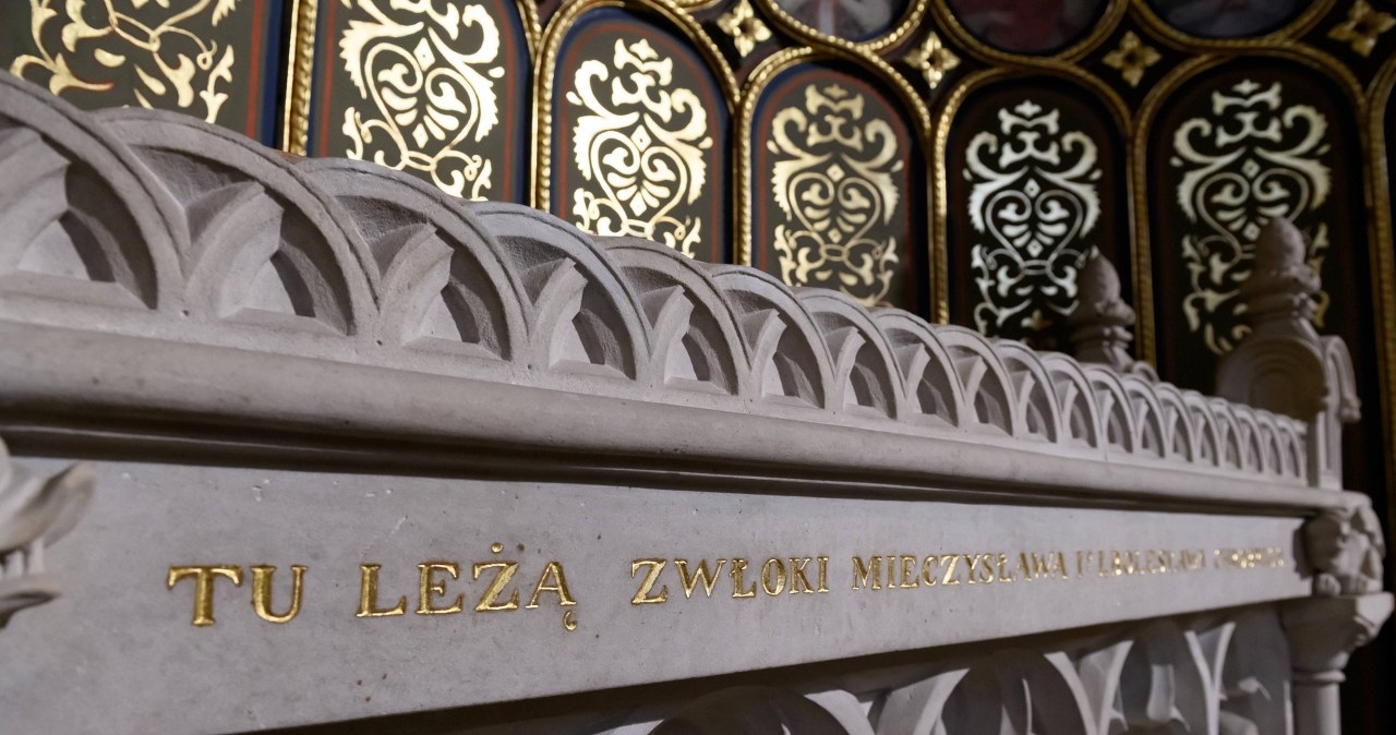 Królewskie szczątki zostaną wystawione w Złotej Kaplicy. Pierwszy raz od wieków