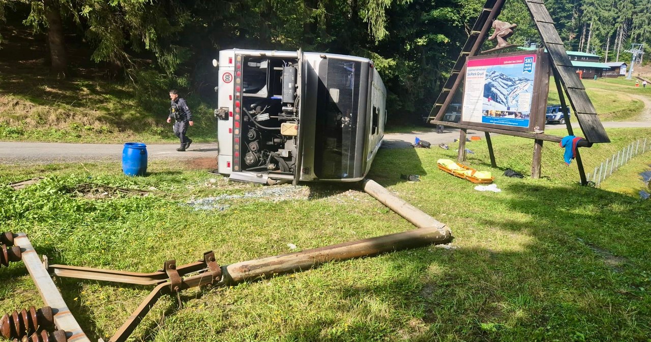 Wypadek autobusu z dziećmi w Czechach. Jest wielu rannych