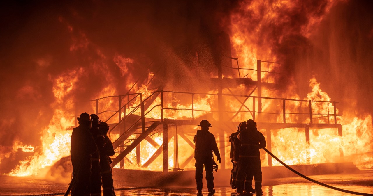 ​Rafineria i elektrownia pod ostrzałem: Kolejne sygnały o ukraińskich atakach w głębi Rosji