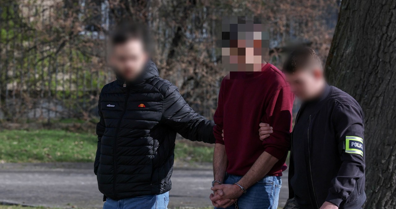 Wtargnął do fabryki w Łodzi i zaczął strzelać. 42-latek usłyszał zarzuty