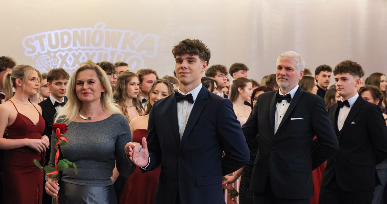 Barbara Nowacka na studniówce. Kto zatańczył poloneza z ministrą? ZDJĘCIA