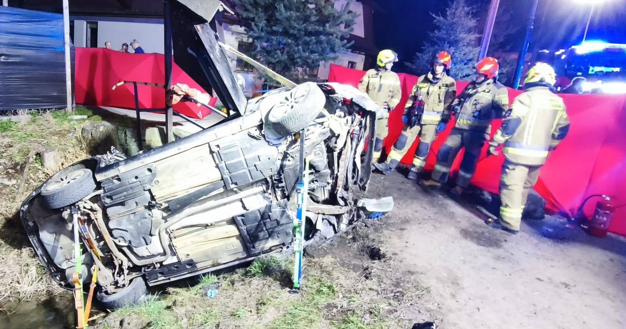 Auto uderzyło w betonowy przepust. Tragedia w Białce Tatrzańskiej