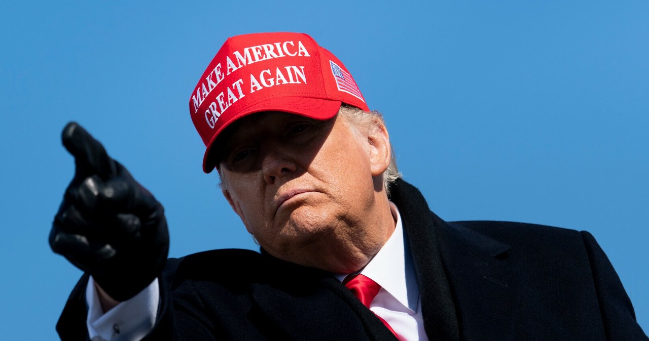 Trump nie żartował. USA wydadzą miliony na Boeingi do deportacji