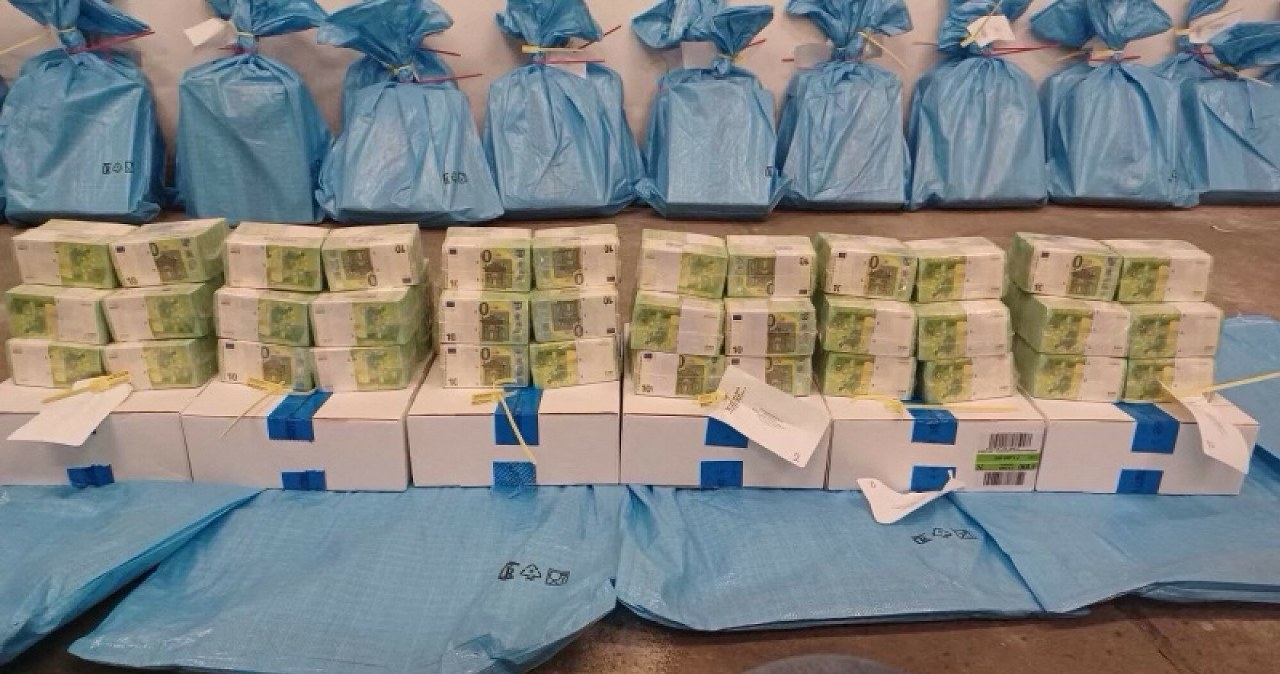 Uwolniono pracowników Oszczadbanku, którzy przewozili fortunę przez Węgry