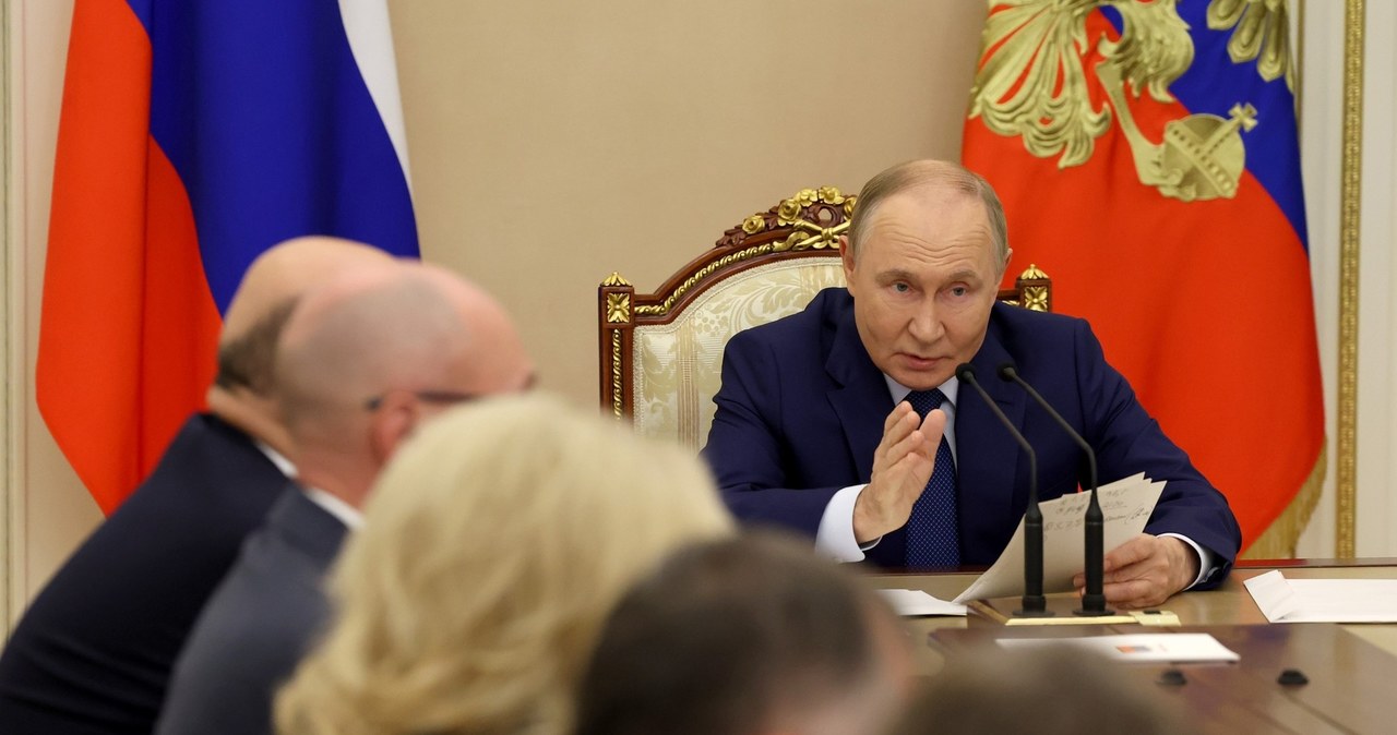 Rosyjska gospodarka wyraźnie hamuje. Putin szuka winnych