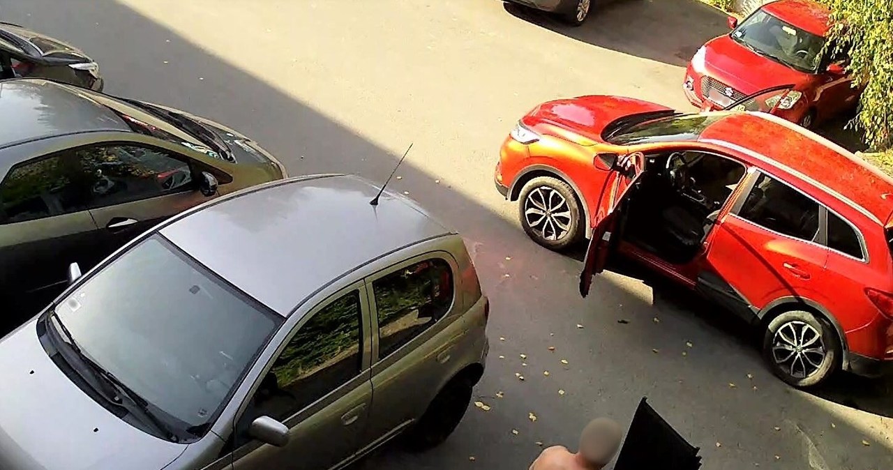 Złodziej krzeseł zatrzymany. Meble z lokalu wynosił w biały dzień