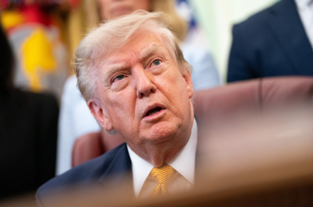 „Zarabiają za dużo”. Donald Trump uderza w gigantów naftowych