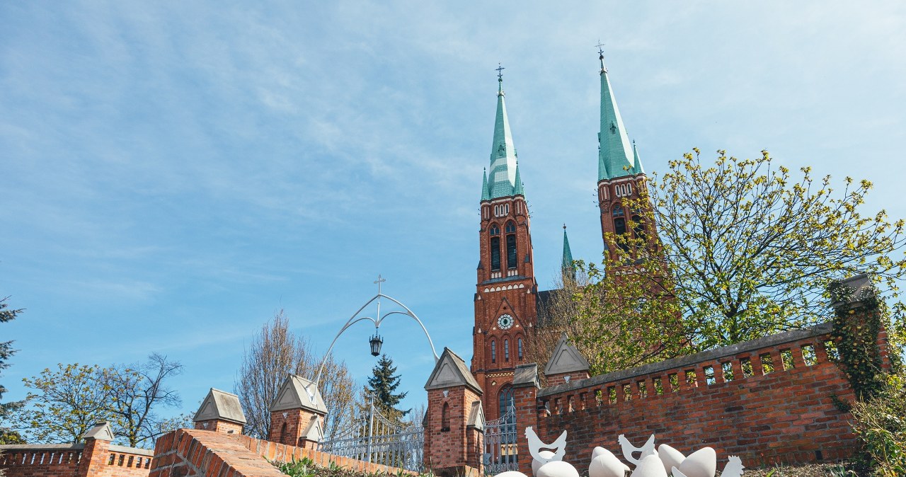 Wielkanocny jarmark w sercu Rybnika. Wśród atrakcji babka z prodiża i mapping